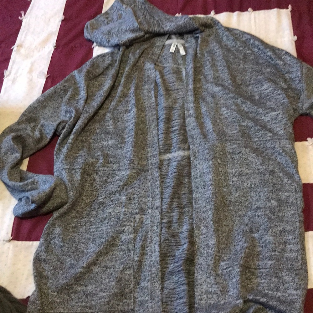 Black heathered long pocket sweater